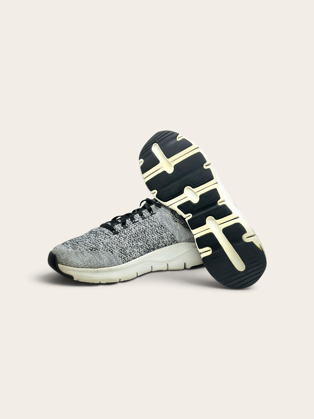 SKECHERS ARCH FIT - PARADYME