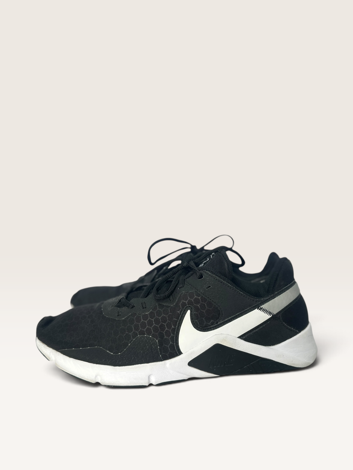 Nike Legend Essential 2