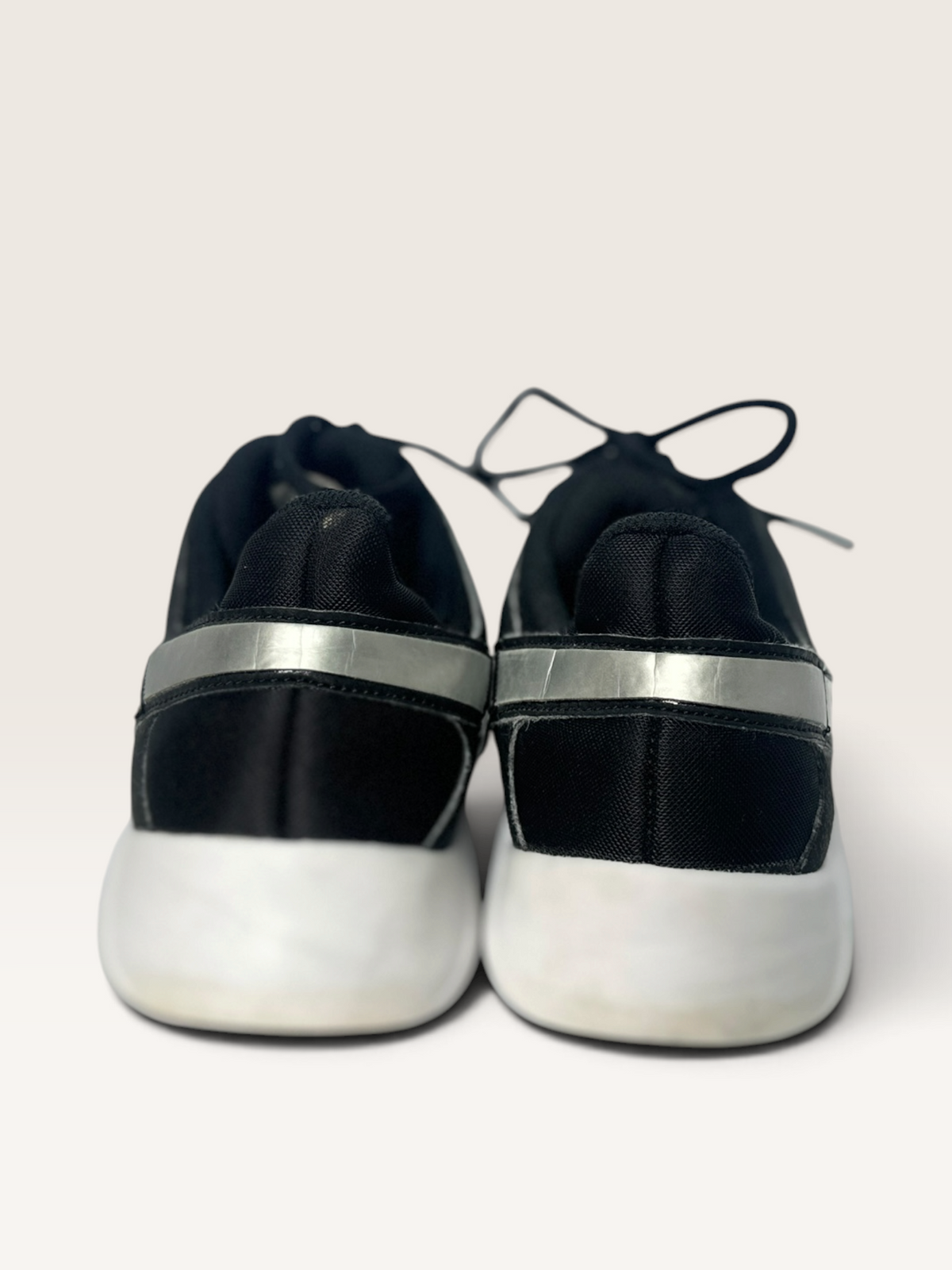 Nike Legend Essential 2